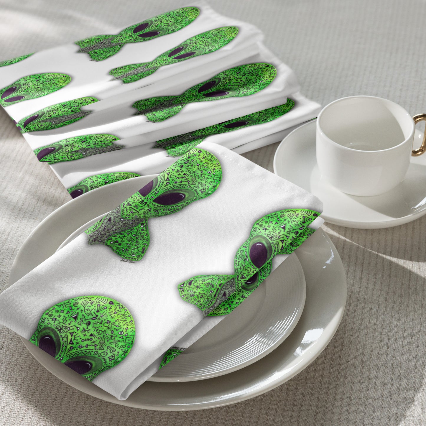 Alien Original Art Unique Cloth Napkin Set - Set of Hand-Painted Alien Linens, SciFi Themed Table Decor, Ideal Gift for UFO Enthusiast