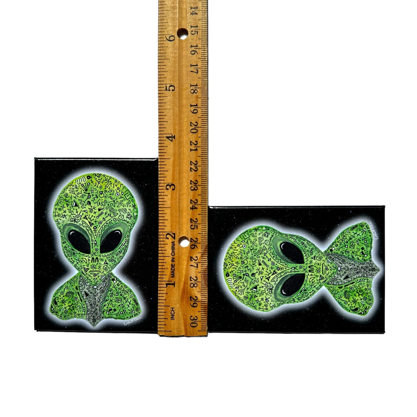 Alien Magnet with Original Art, Strong and Durable, Ideal Gift for Sci-Fi Enthusiasts